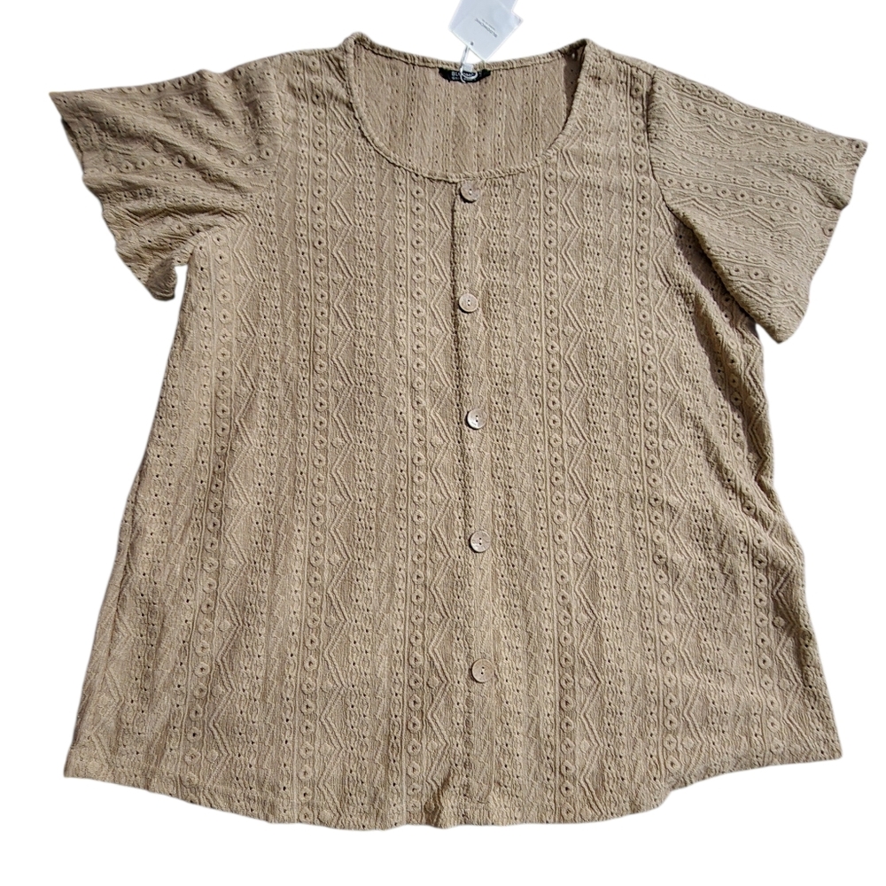 BloomChic sz 18-20 Embroidered button detail crew neck flutter sleeve T-shirt